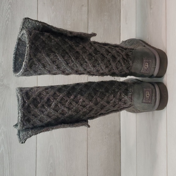 Ugg Australia Women 3066 Sweater Cardi 3 Button Boots shoes sz 7 - Picture 6 of 13